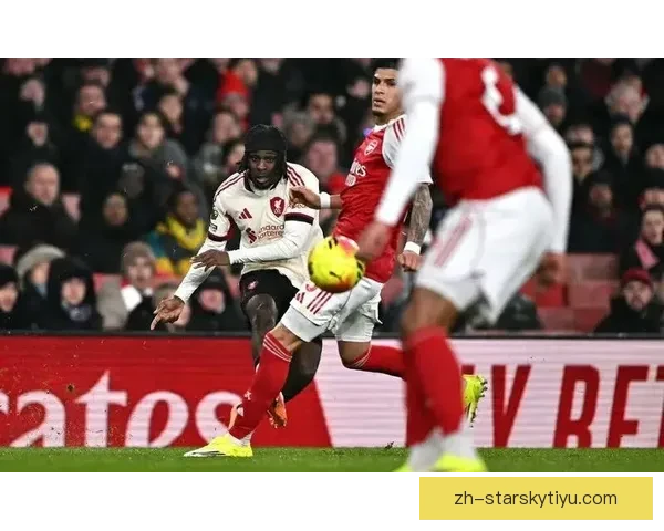 罗马诺曝利物浦冬窗仍在寻右闸